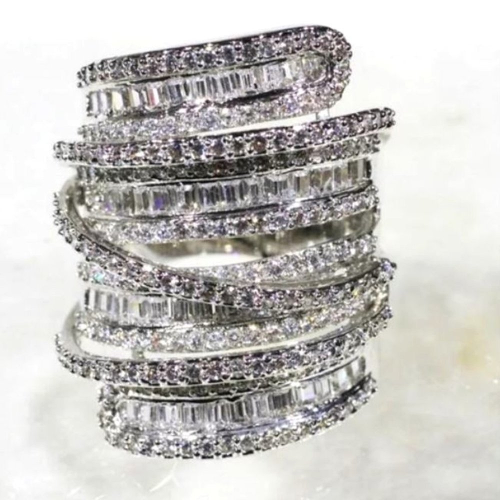 NWT Diamond Ultimate Statement Ring⭐️⭐️⭐️⭐️⭐️